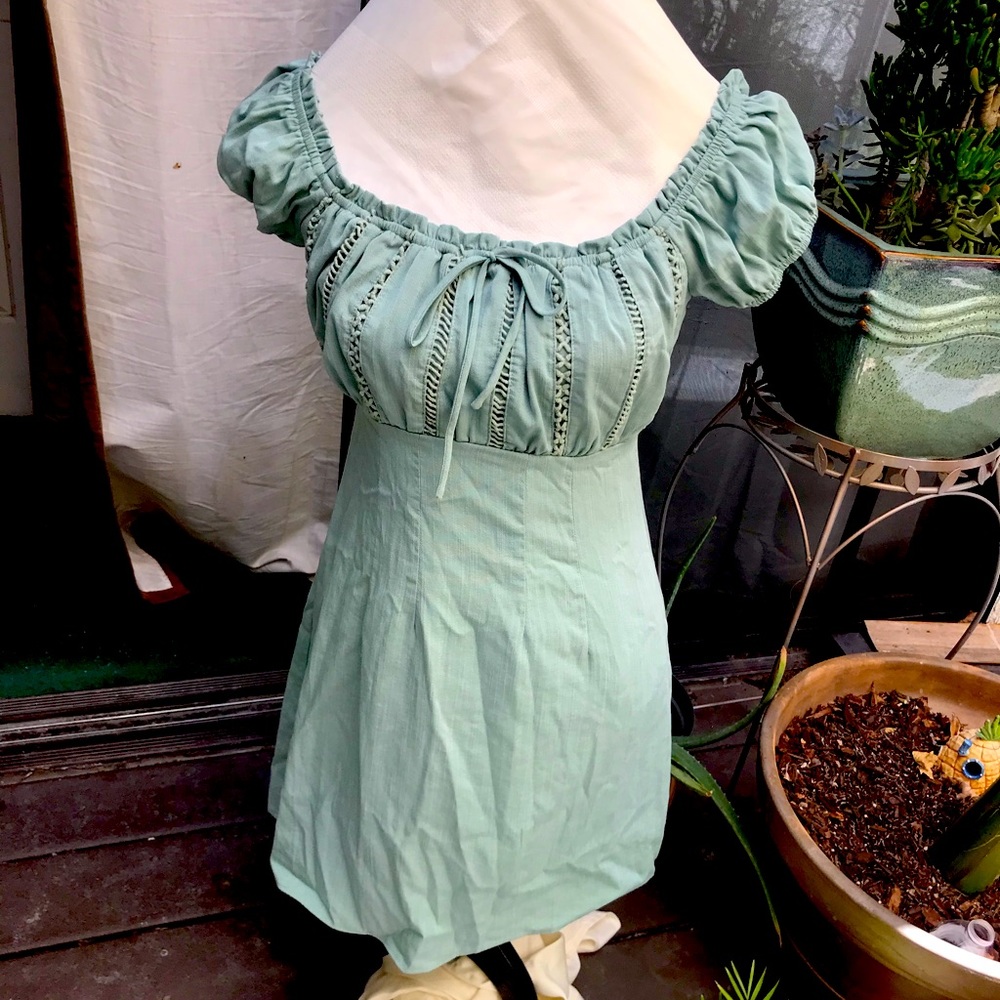 Lulu’s original dress.. so cute with puffy sleeves -medium side zipper